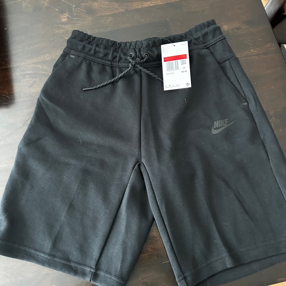 Youth Nike Tech standard fit shorts